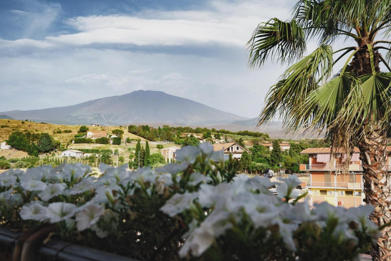 Caffetteria Luca Suite & Rooms Bronte Bagian luar foto