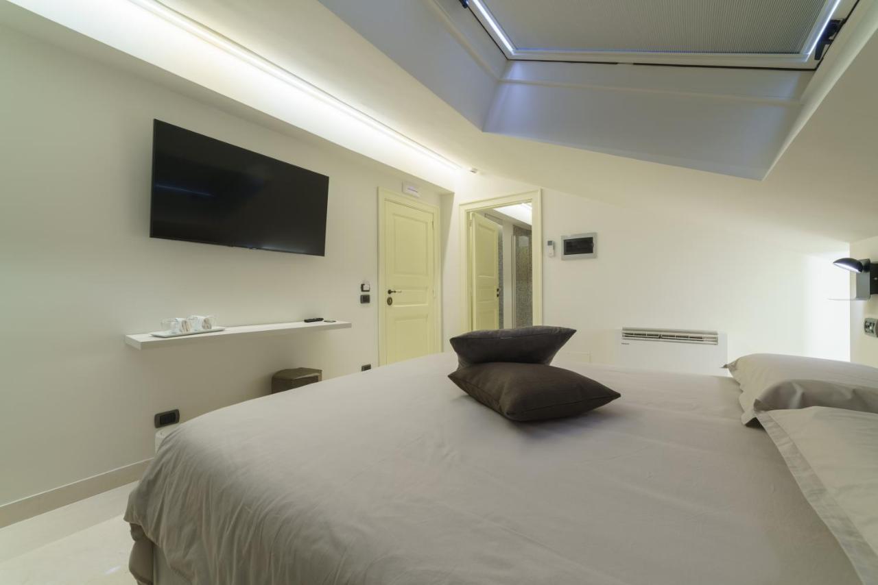 Caffetteria Luca Suite & Rooms Bronte Bagian luar foto