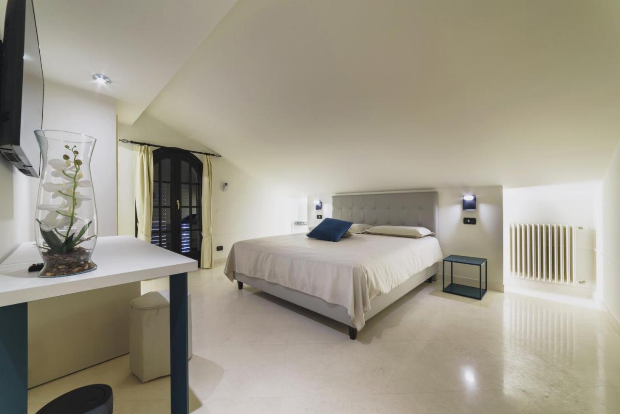 Caffetteria Luca Suite & Rooms Bronte Bagian luar foto