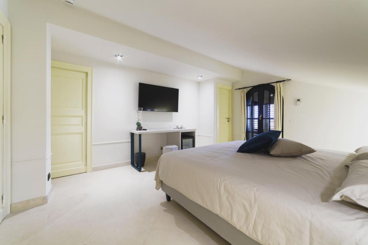 Caffetteria Luca Suite & Rooms Bronte Bagian luar foto